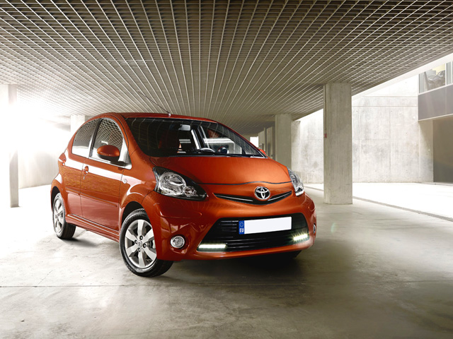 TOYOTA Aygo 1ª serie Aygo 1.0 12V VVT-i 5 porte Lounge Connect MMT TOYOTA Aygo 1ª serie Aygo 1.0 12V VVT-i 5 porte Lounge Connect MMT