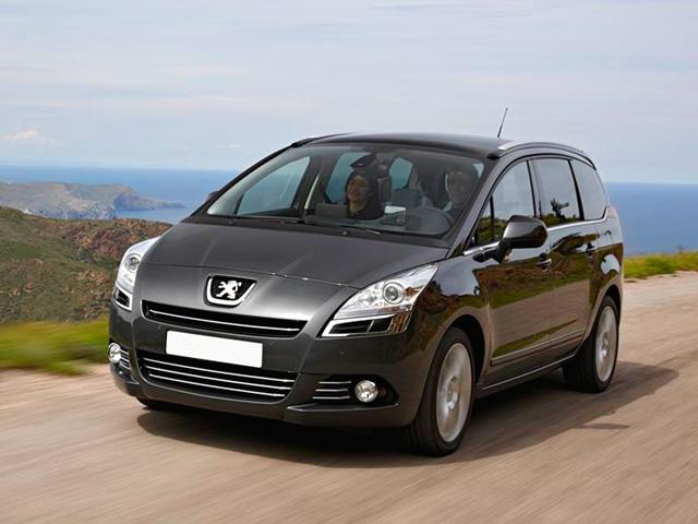 PEUGEOT 5008 5008 1.6 e-HDi 115CV Stop&Start cambio robotizzato Allure PEUGEOT 5008 5008 1.6 e-HDi 115CV Stop&Start cambio robotizzato Allure