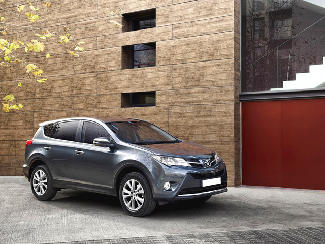 Toyota RAV 4 RAV4 2.2 D-4D 4WD Active (2013)