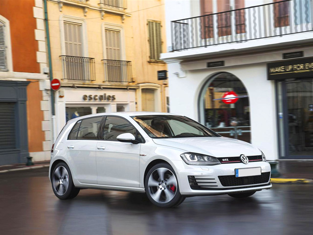 VOLKSWAGEN Golf 7ª serie Golf GTI 2.0 TSI DSG 5p. BlueMotion Technology VOLKSWAGEN Golf 7ª serie Golf GTI 2.0 TSI DSG 5p. BlueMotion Technology