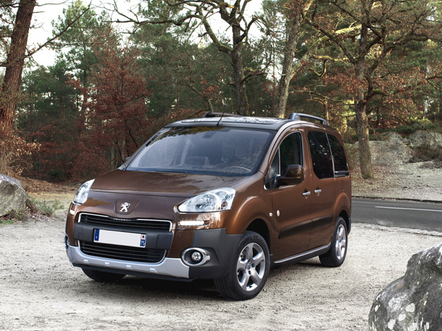 PEUGEOT Partner Tepee 1.6 e-HDi 92 CV Stop&Start ETG6 Active PEUGEOT Partner Tepee 1.6 e-HDi 92 CV Stop&Start ETG6 Active