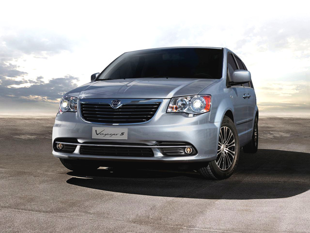 LANCIA Voyager Voyager 2.8 Turbodiesel S 177 CV LANCIA Voyager Voyager 2.8 Turbodiesel S 177 CV