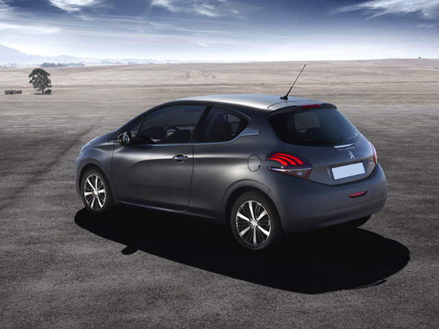PEUGEOT 208 PureTech Turbo 110 EAT6 S&S 3 porte GT Line PEUGEOT 208 PureTech Turbo 110 EAT6 S&S 3 porte GT Line