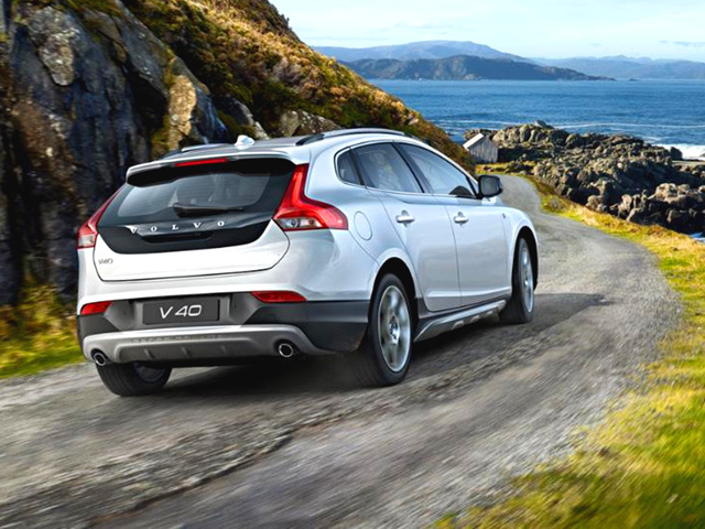 VOLVO V40 Cross Country V40 Cross Country D3 Geartronic Volvo Ocean Race VOLVO V40 Cross Country V40 Cross Country D3 Geartronic Volvo Ocean Race